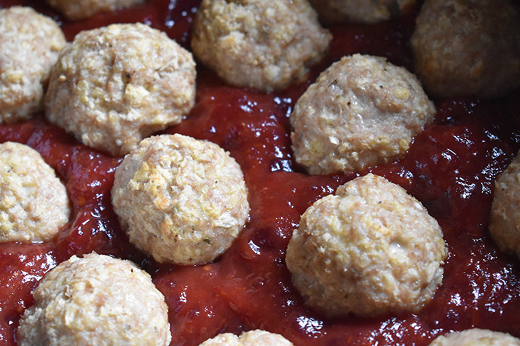 Ground Turkey Meatballs in Cranberry Sauce 