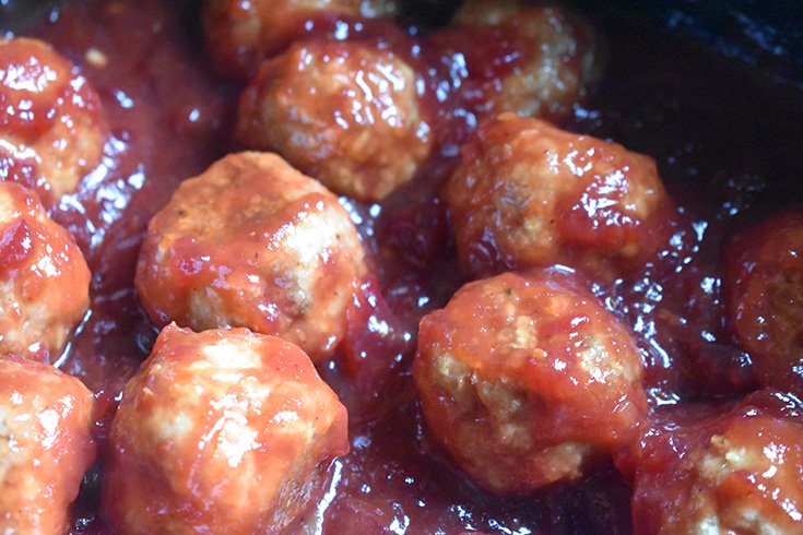 Ground Turkey Meatballs in Cranberry Sauce 